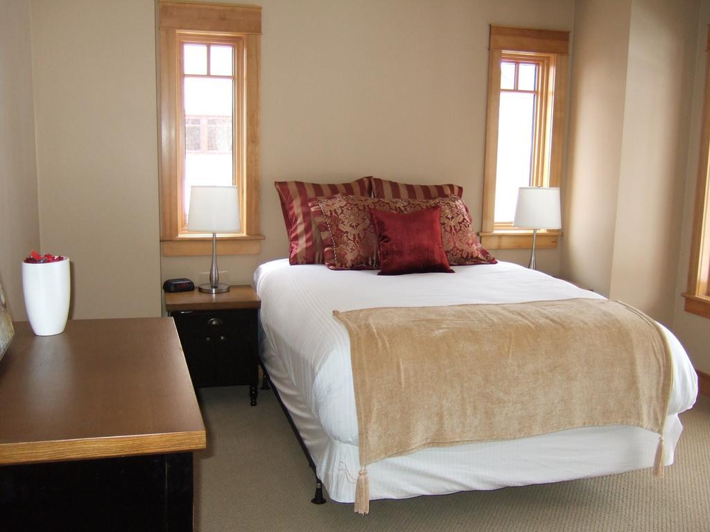 Red Mountain Village Condos Rossland Rom bilde