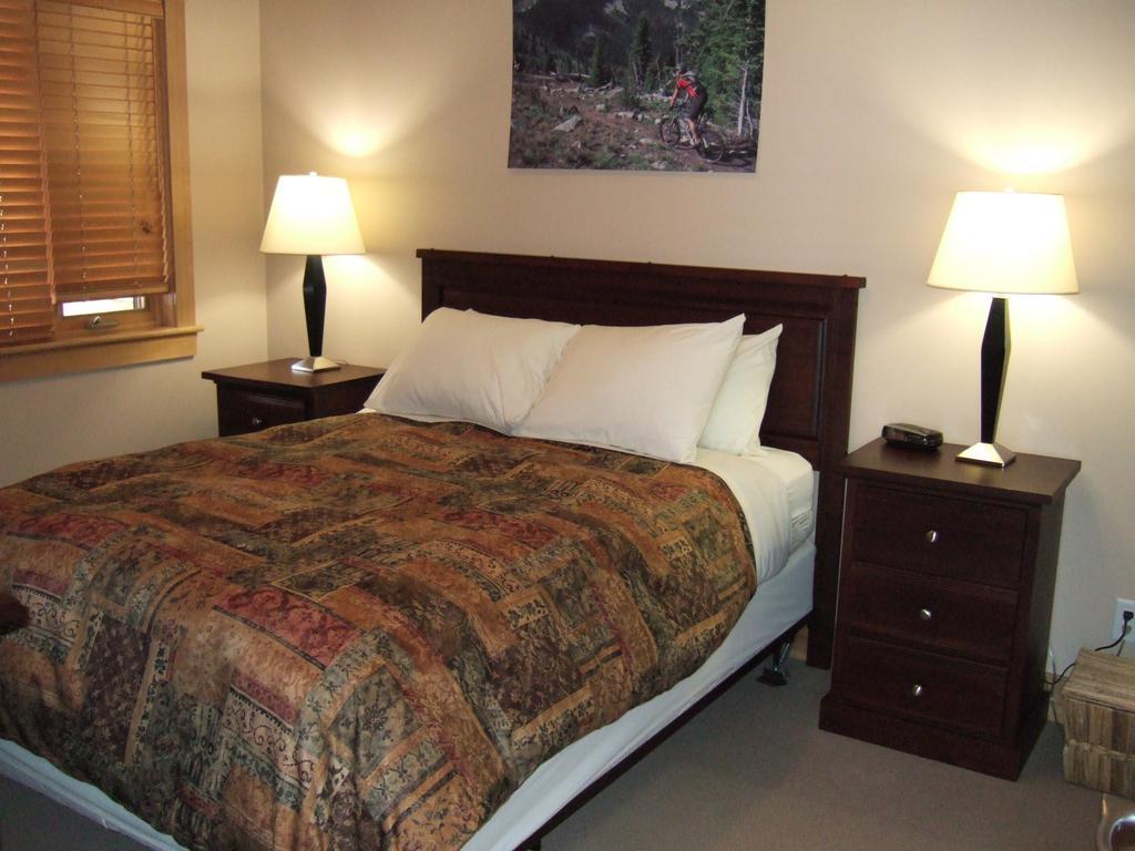 Red Mountain Village Condos Rossland Rom bilde