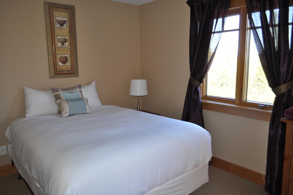 Red Mountain Village Condos Rossland Rom bilde