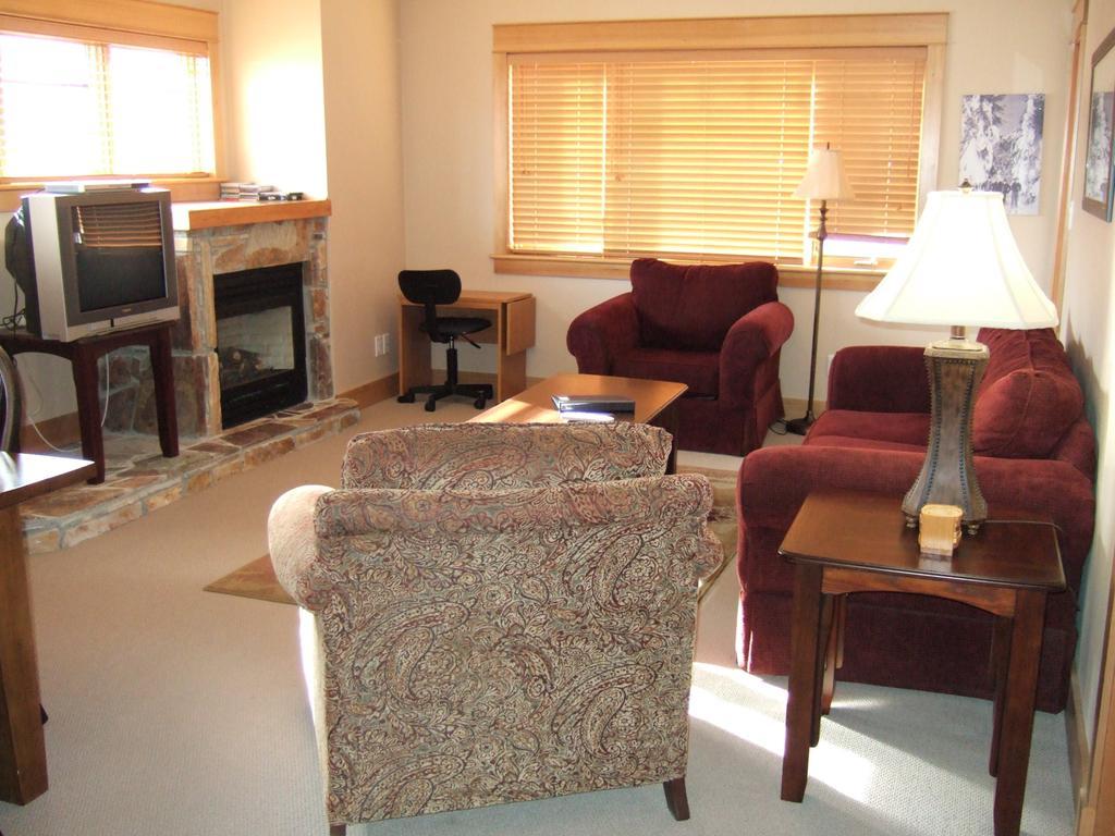 Red Mountain Village Condos Rossland Rom bilde