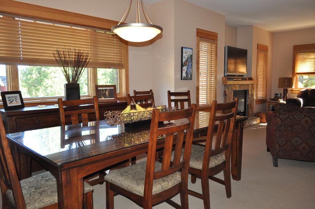 Red Mountain Village Condos Rossland Rom bilde